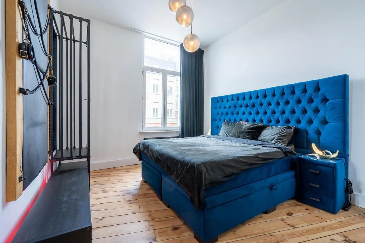 The Rabbit Hole Antwerp - Romantic Apartment With Adult Playroom